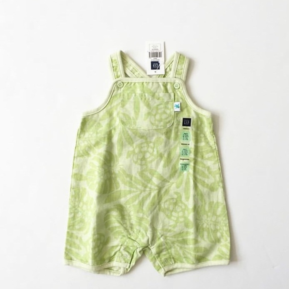 BABygap NWT green turtle romper 3-6 months